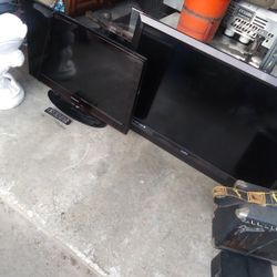 Tvs, Dvd Players Plus Lots Of DVDs