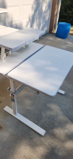 Kids adjustable desks