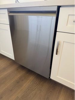 New - Samsung Dishwasher (out of box)