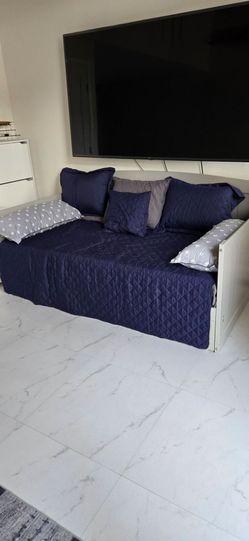 DAY BED