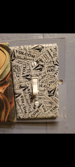 Custom switch and outlet wall plates