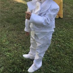 Tengo Dos Trajes Charros De Dos Meses Y 4 Años 
