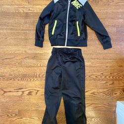 Size 6 Nike Lightweight Jacket