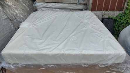 Tempurpedic King Size Mattress (Mattress Only)