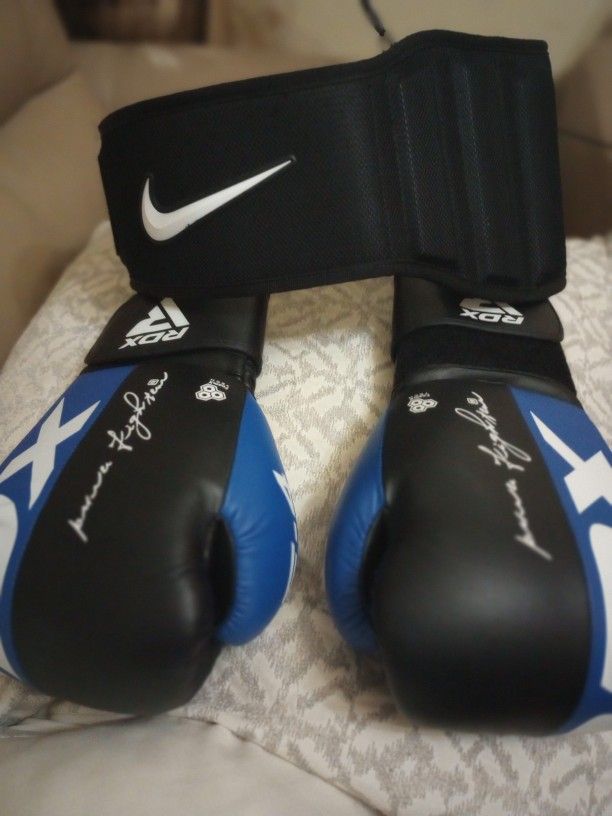 UFC MARTIAL ARTS GLOVES AND BACK BRACE