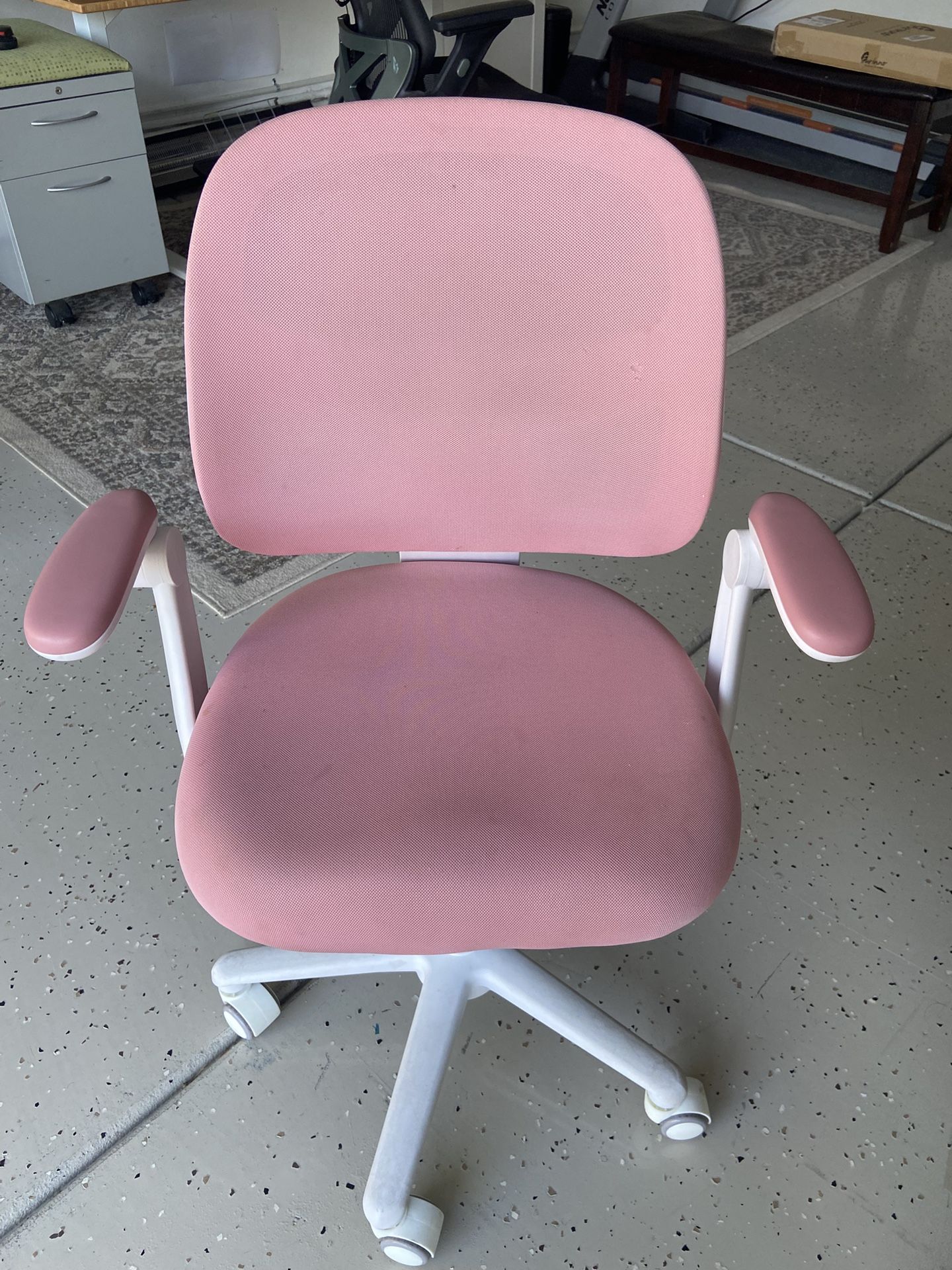 Beautiful Height Adjustable Kids Chair