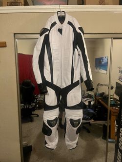 Motorcycle suit
