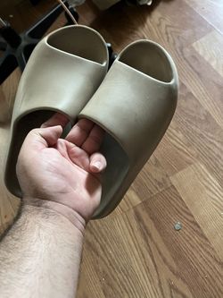 Yeezy Slides Size 11