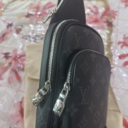 Louie Vuitton Shoulder Bag