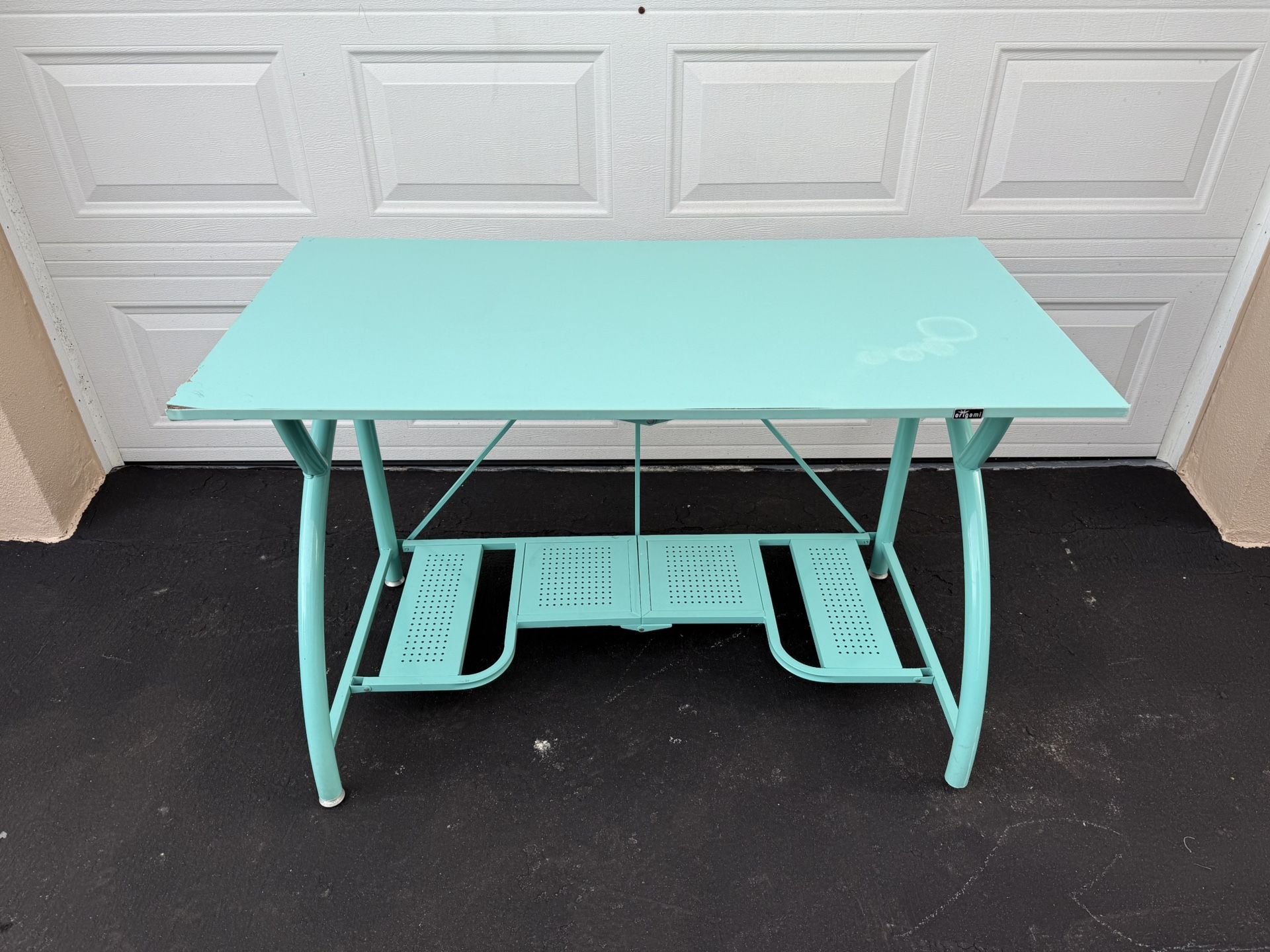 Origami Collapsible 2-Shelf Desk