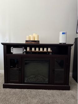 TV Stand/ Entertainment Center