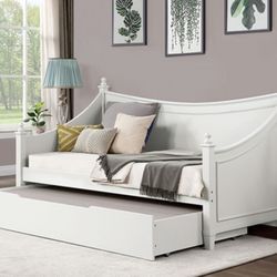 DAY BED WHITE SOLID WOOD WITH TRUNDLE CONVERTS INTO DRAWERS W/2 MATTRESS $599