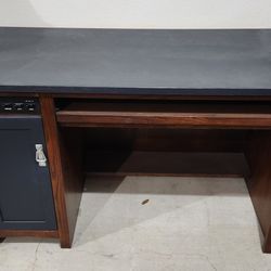 Computer Hutch Desk (48x24x31H)