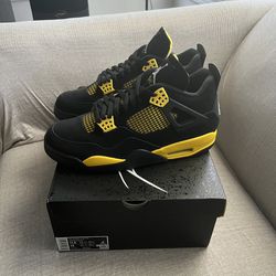 Air Jordan 4 Thunder Yellow Black New Size 11.5