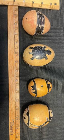 Alabaster Egg with etching (set of 4)