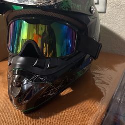 Dirt bike helmet