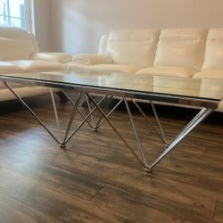 Rooms To Go glass Coffee Table