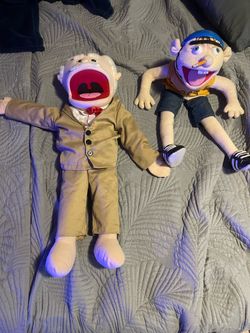 Jeffy and old man puppet