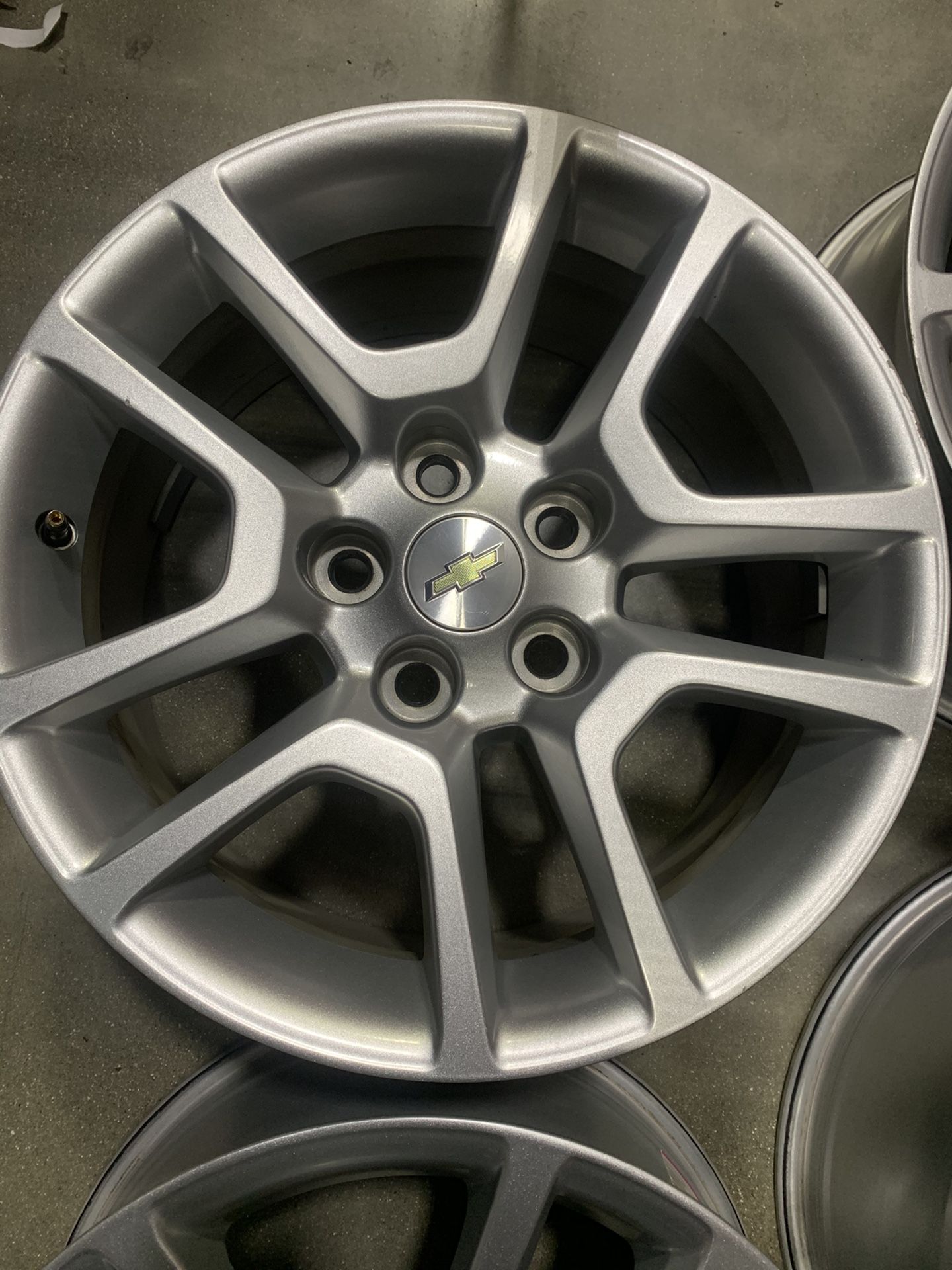 17x8 2016 Chevy Cruze wheels