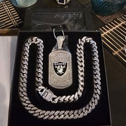 RAIDERS OFFICIAL NFL BLING Necklace