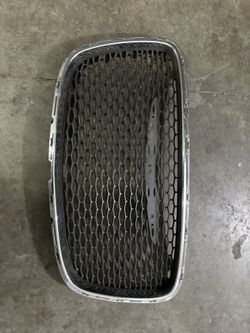 Chrysler 300 Honeycomb Grille