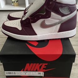 Jordan 1 Retro High OG Size 9