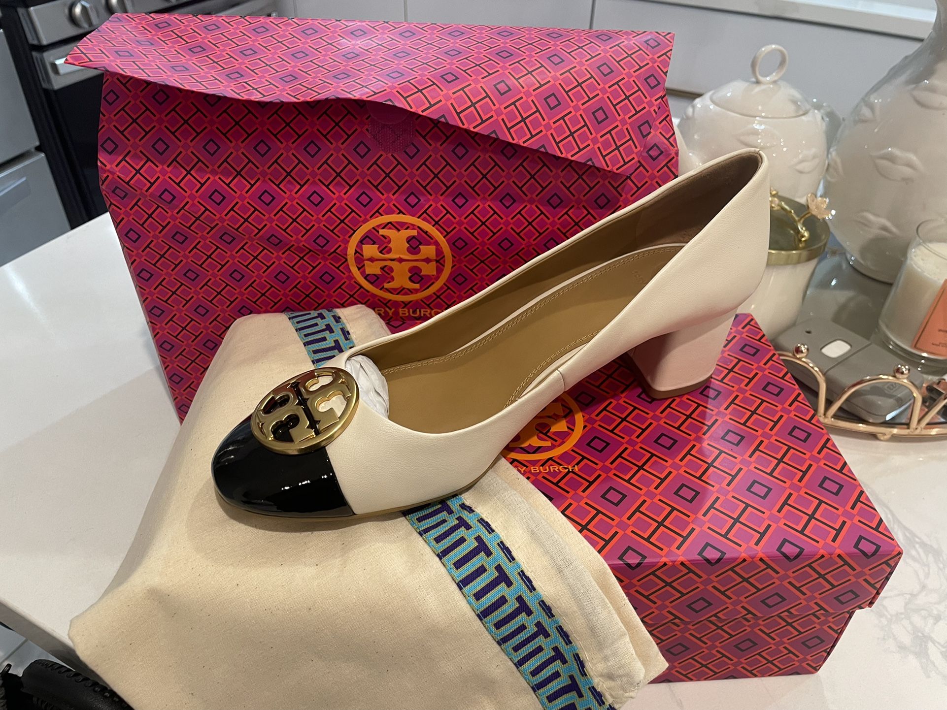 Brand New Tory Burch Womens Chelsea 50mm Cap Toe Pumps