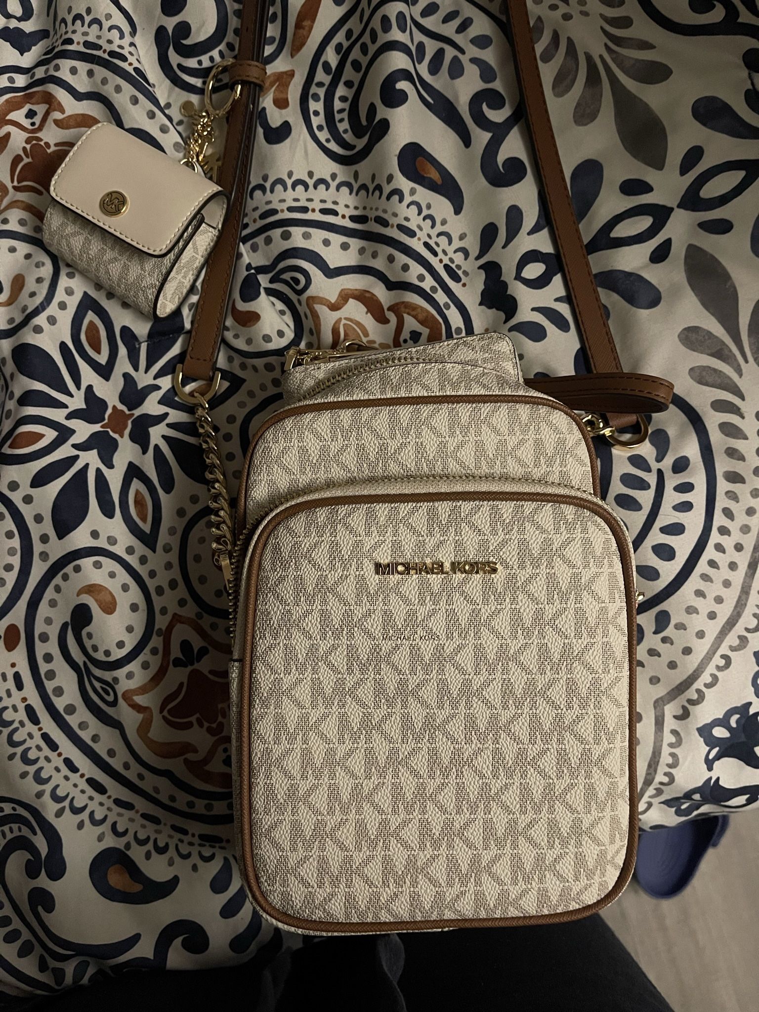 Michael Kors crossbody purse with wallet