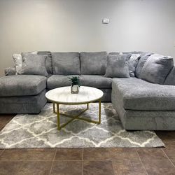 Beautiful Gray U Shape Sectional With Chaise
