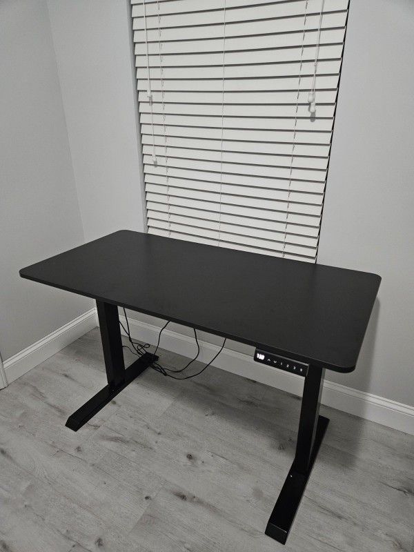 New In The Box Electric Standing Desk With Adjustable Hights