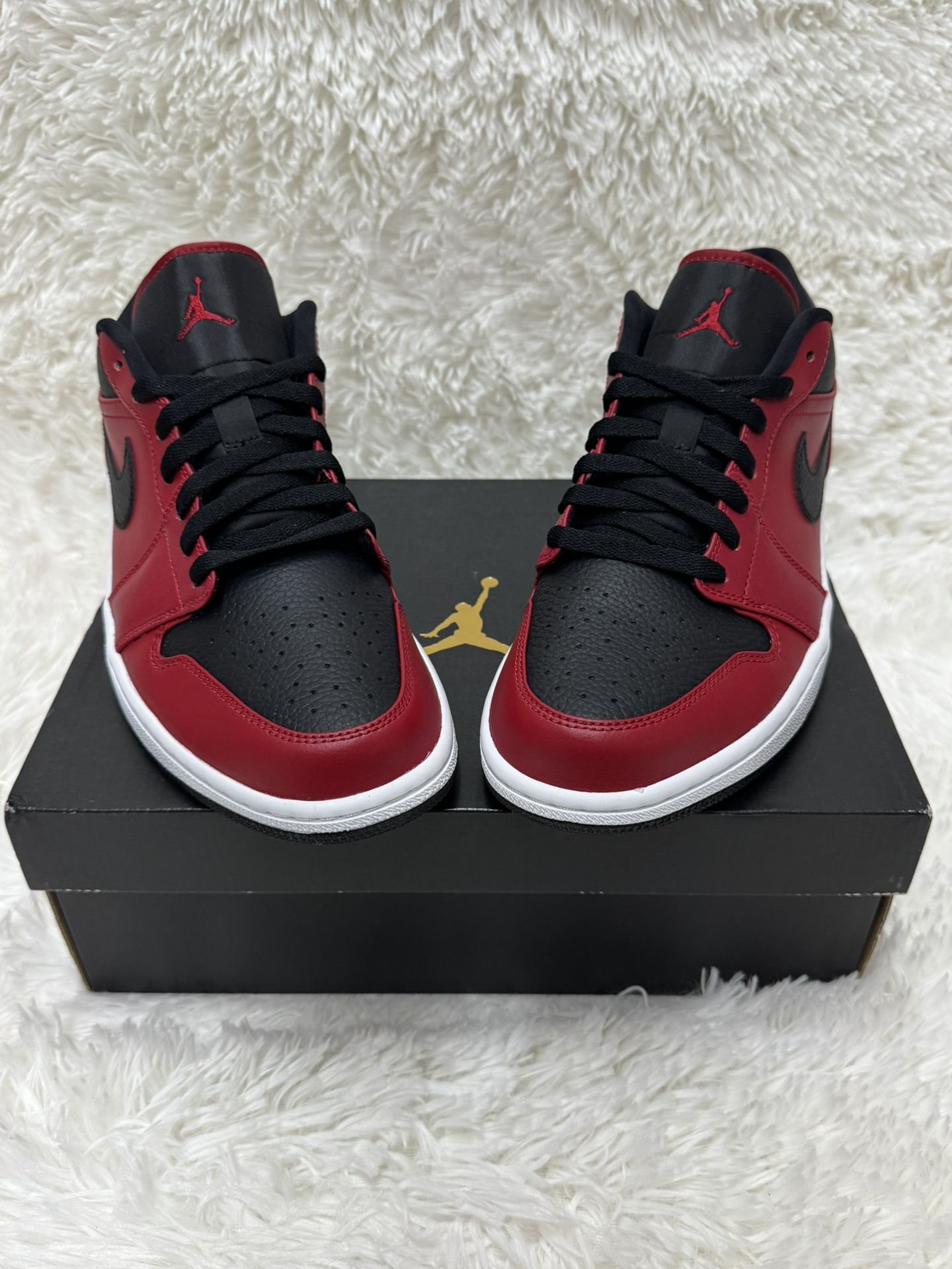 🔥 New Jordan 1 Low Reverse Bred 553558-605 Men’s Size 10.5 – Pebbled Swoosh, OG Box
