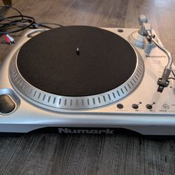 Numark Turntable