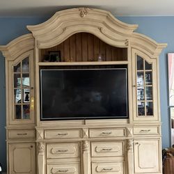 Entertainment Center / TV Stand