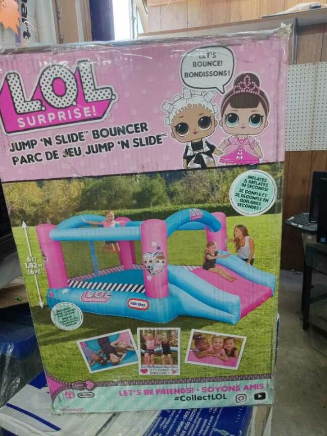 LOL Bouncehouse