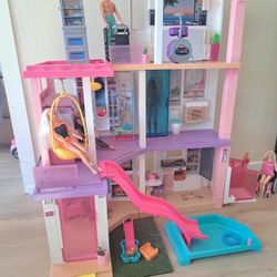 Barbie DreamHouse