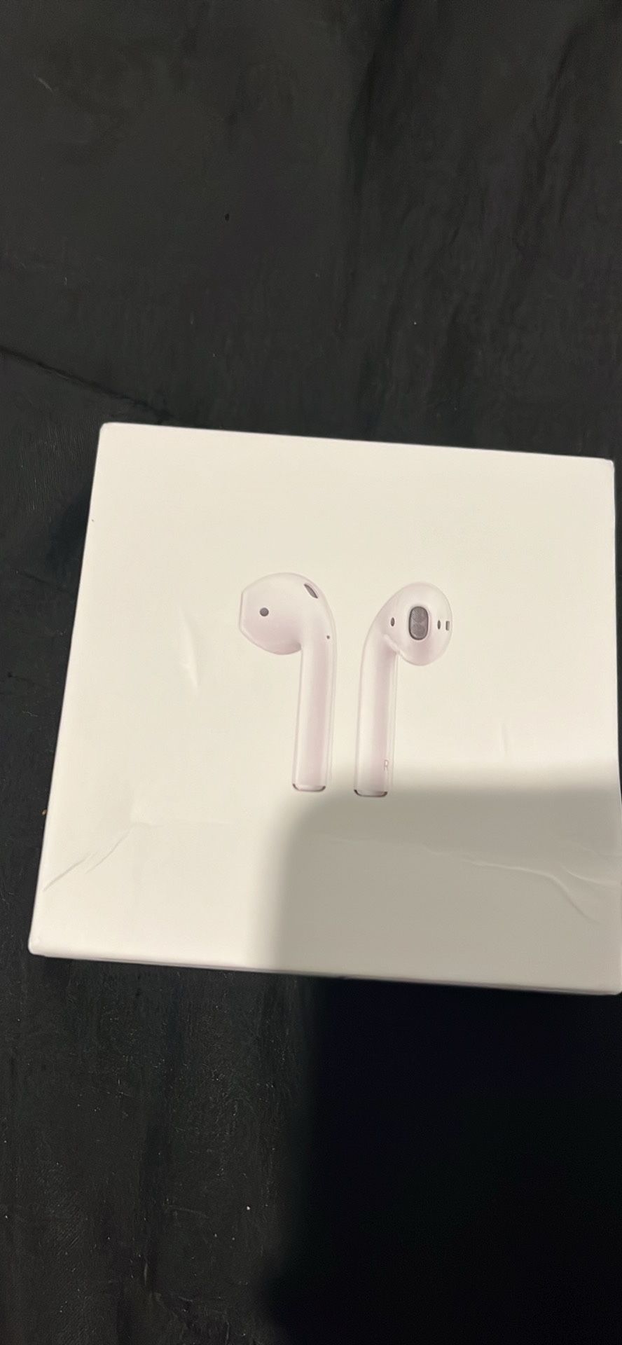 Apple AirPods (2nd Generation) Wireless Ear Buds, Bluetooth Headphones with Lightning Charging Case Included, Over 24 Hours of Battery Life, Effortles