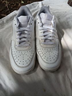 Nike lowtops