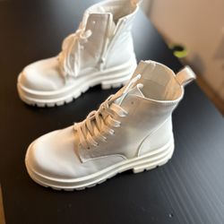 Forever 21 Woman’s Combat Boots 
