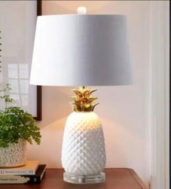 Jonathan Y Pineapple 23 in. White/Gold Ceramic Table Lamp