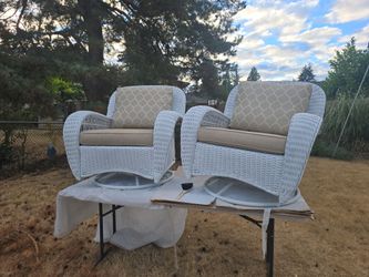 Hampton bay swizel chairs