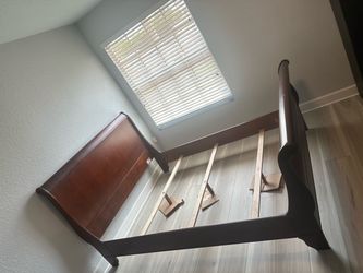 Queen wood sleigh bed
