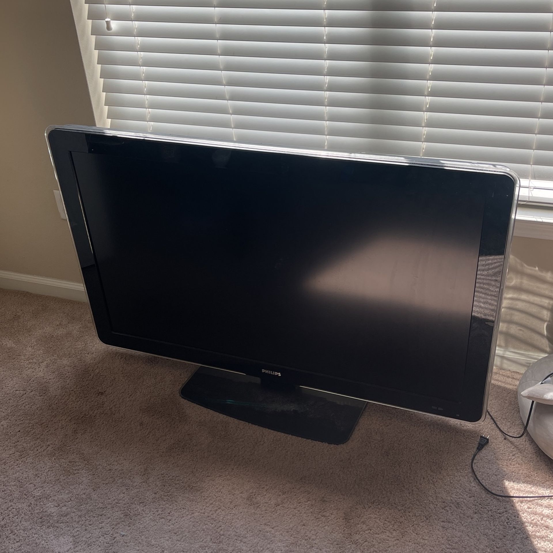 50 Inch Phillips Tv with swivel stand (NO REMOTE)