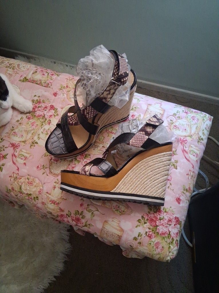 Michael Kors- Rare, Snakeskin Espadrill Wedges Size 9