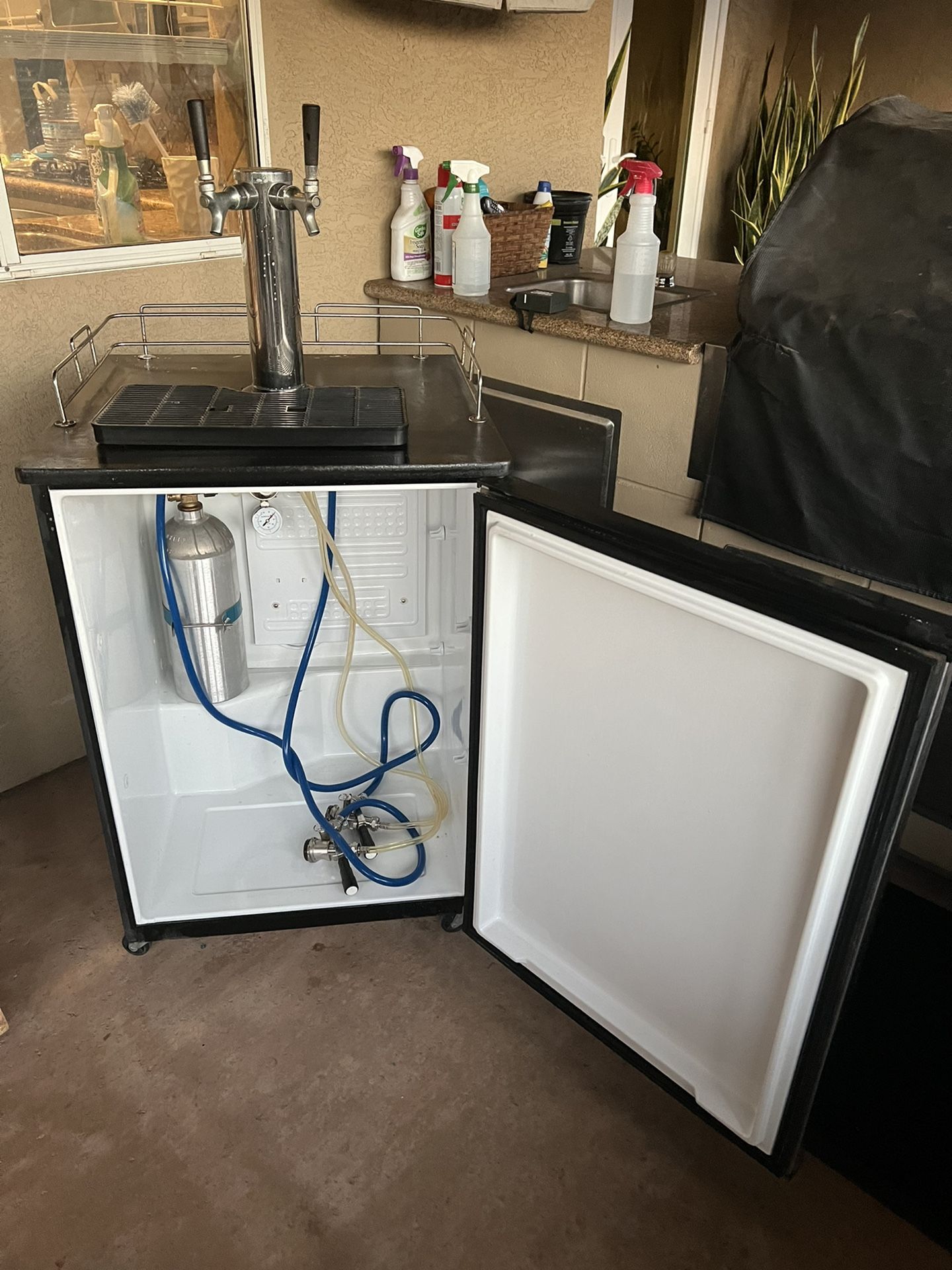 Haeir Kegerator keg fridge for Sale in San Diego, CA OfferUp