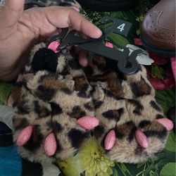 Toddler Girls Size 4 Slippers