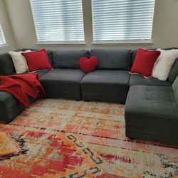 *** AMAZING DEAL *** 6 PIECE MODULAR SECTIONAL  with STORAGE OTTOMAN 