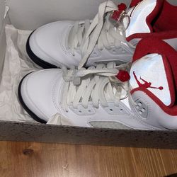 Jordan Retro 5 Fire Red 