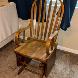 Wood Rocking Chair 