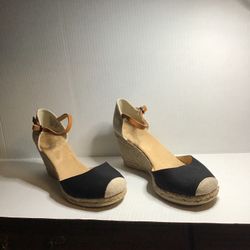 Craft And Barrow Size 10 Woman’s Wedge Sandals Black And Tan