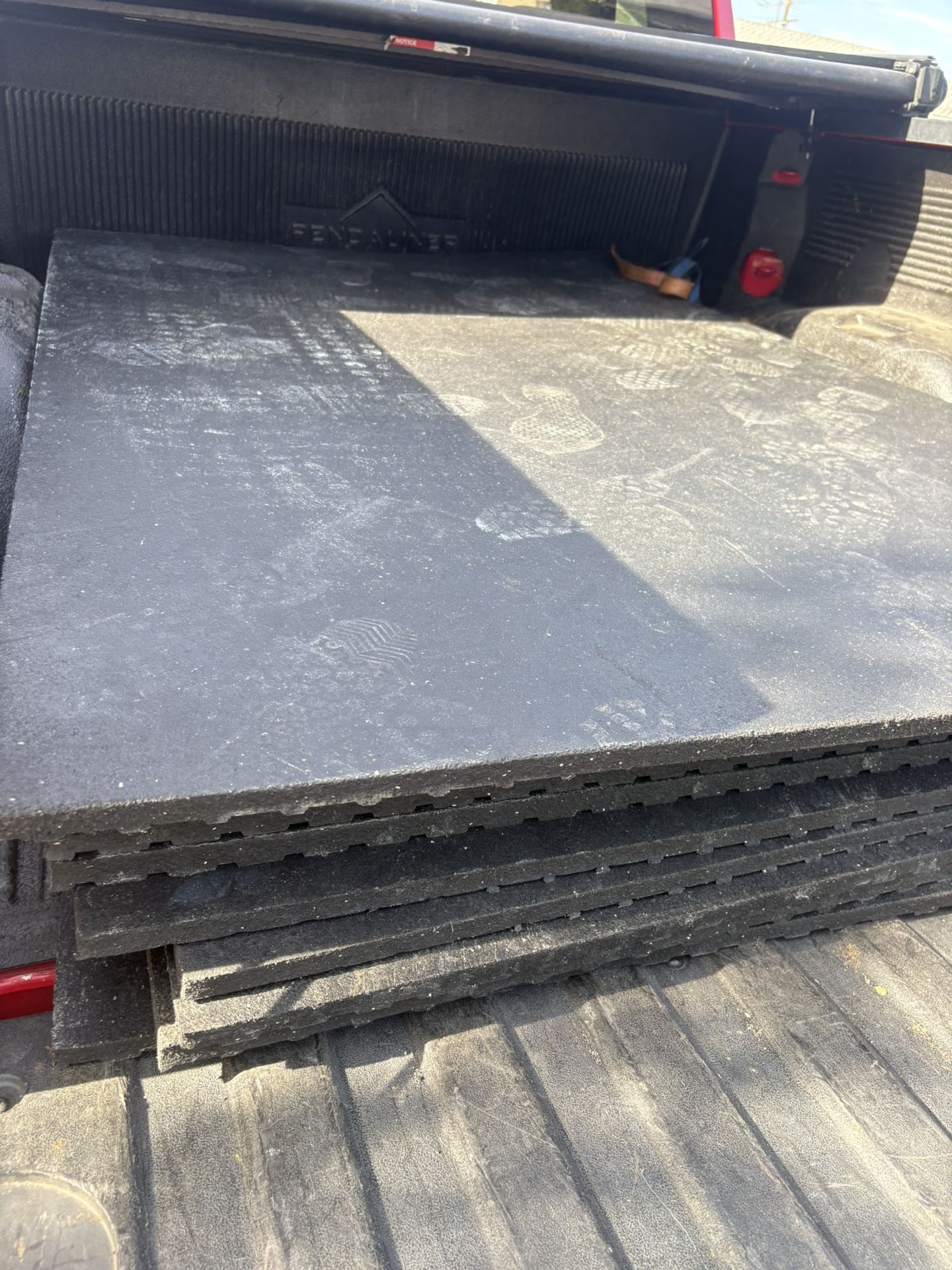 3/3x4x6 Horse Stall Mats Heavy Duty In Like New Condition 
